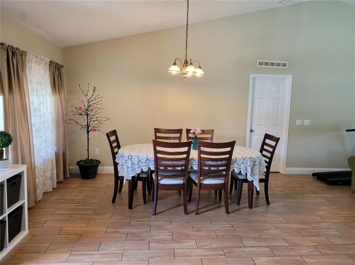 Image No.5-Propriété de 4 chambres à vendre à Kissimmee