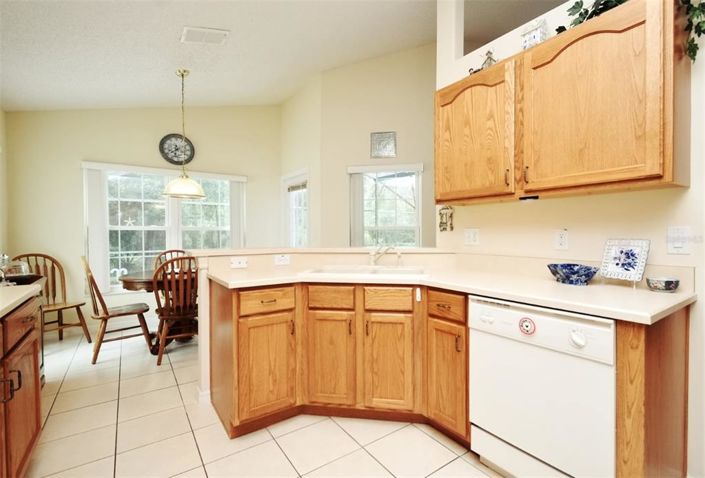 Image No.20-4 Bed Property for sale