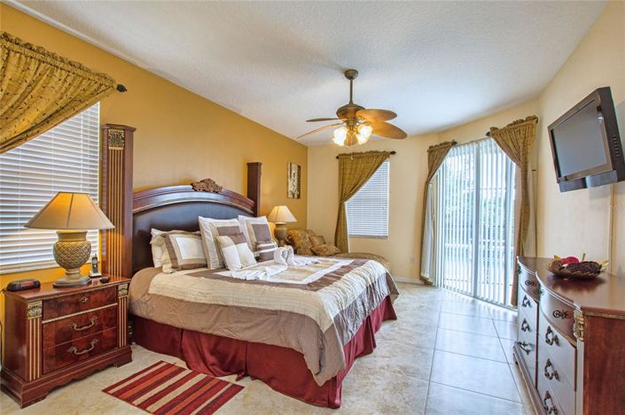 Image No.12-5 Bed Property for sale