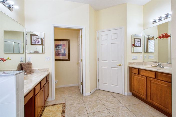 Image No.14-5 Bed Property for sale