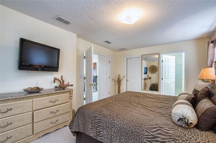 Image No.17-5 Bed Property for sale