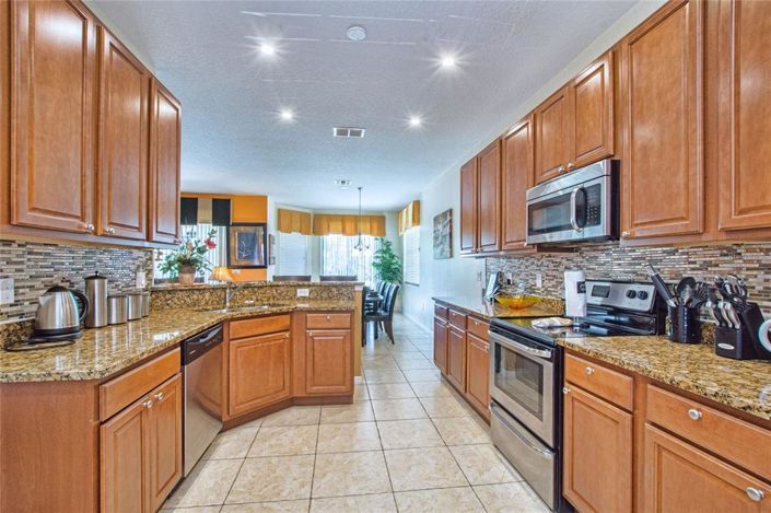 Image No.8-5 Bed Property for sale