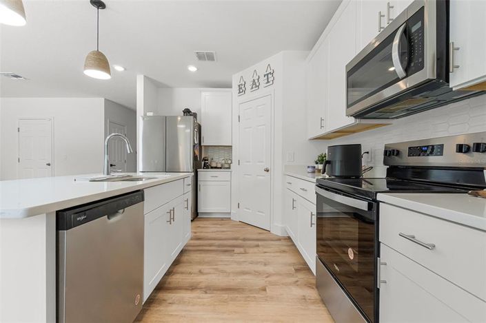 Image No.16-5 Bed Property for sale