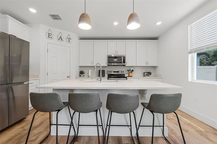 Image No.18-5 Bed Property for sale