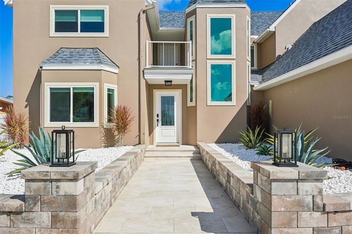 Image No.10-4 Bed Property for sale