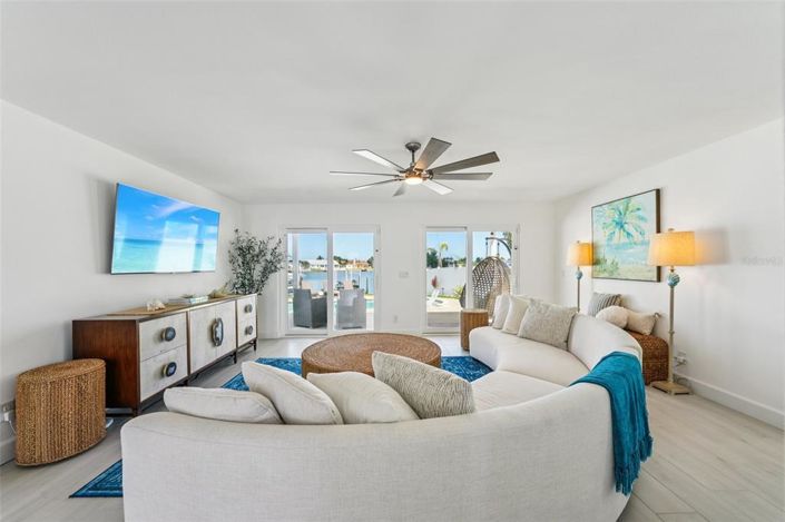 Image No.32-4 Bed Property for sale