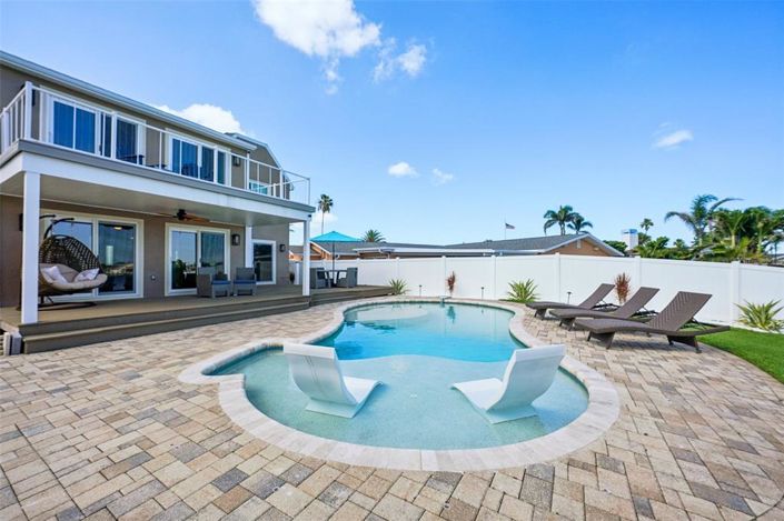 Image No.63-4 Bed Property for sale