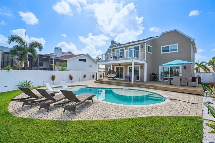 Image No.65-4 Bed Property for sale