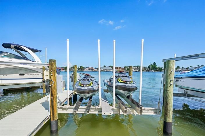 Image No.70-4 Bed Property for sale