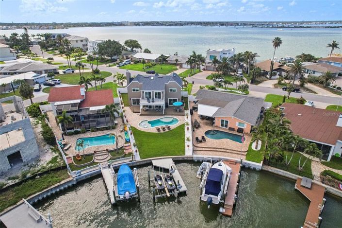 Image No.72-4 Bed Property for sale