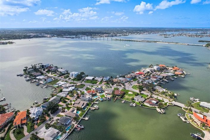 Image No.75-4 Bed Property for sale