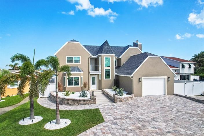 Image No.8-4 Bed Property for sale