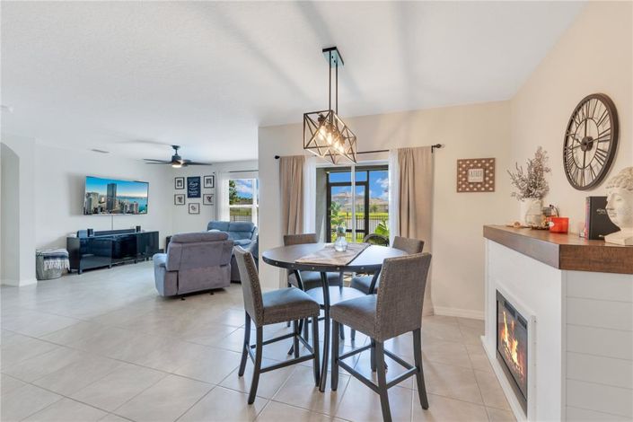 Image No.6-4 Bed Property for sale