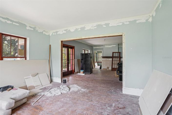 Image No.10-3 Bed Property for sale