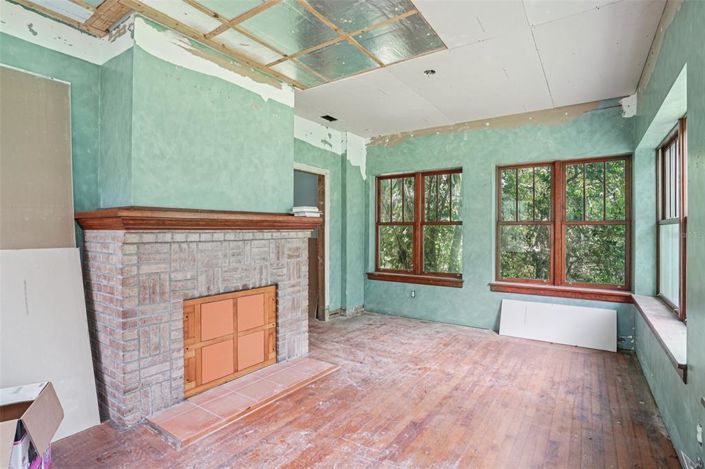 Image No.12-3 Bed Property for sale