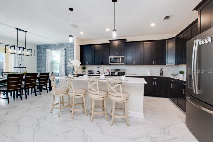 Image No.12-6 Bed Property for sale