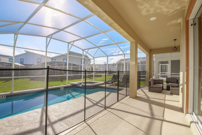 Image No.18-6 Bed Property for sale