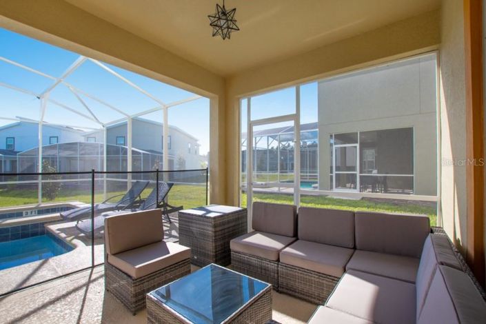 Image No.19-6 Bed Property for sale