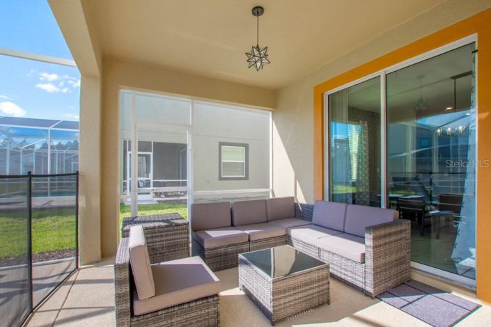 Image No.20-6 Bed Property for sale