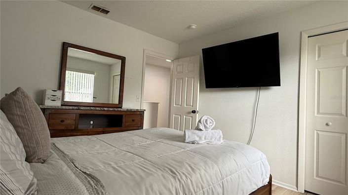 Image No.24-5 Bed Property for sale