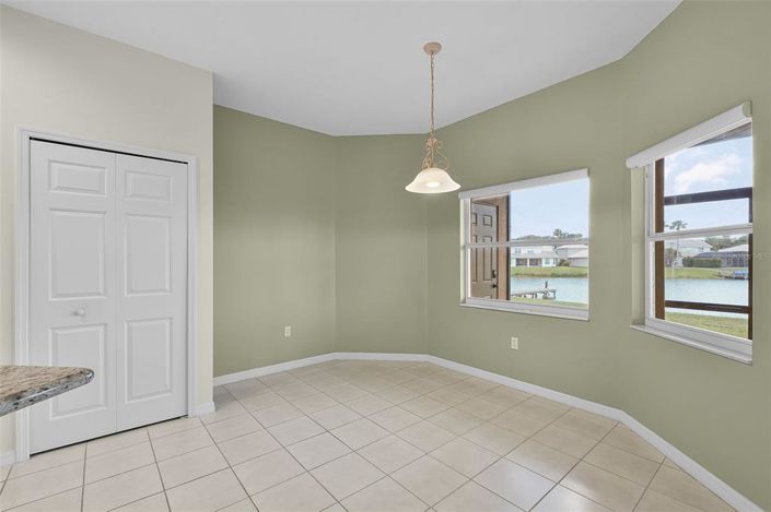 Image No.16-4 Bed Property for sale