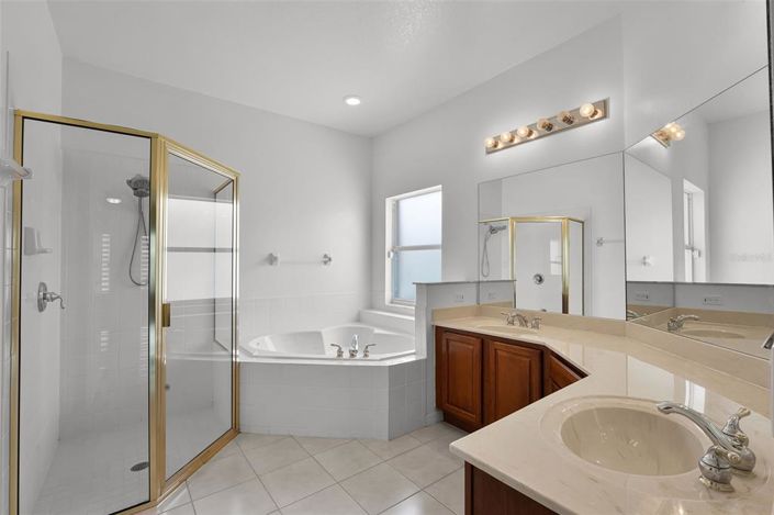 Image No.24-4 Bed Property for sale