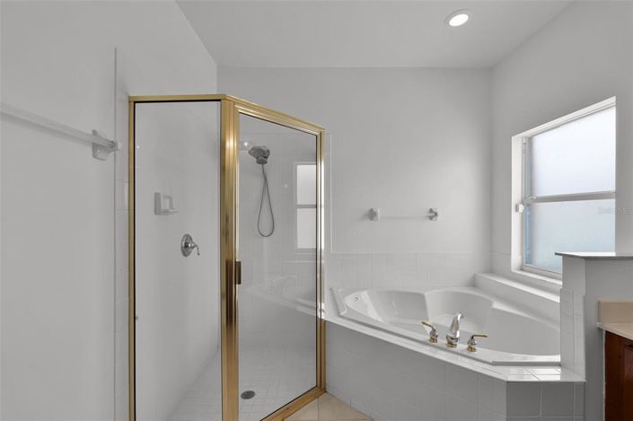 Image No.26-4 Bed Property for sale