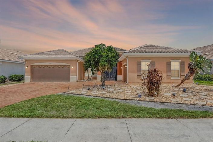 Image No.57-4 Bed Property for sale