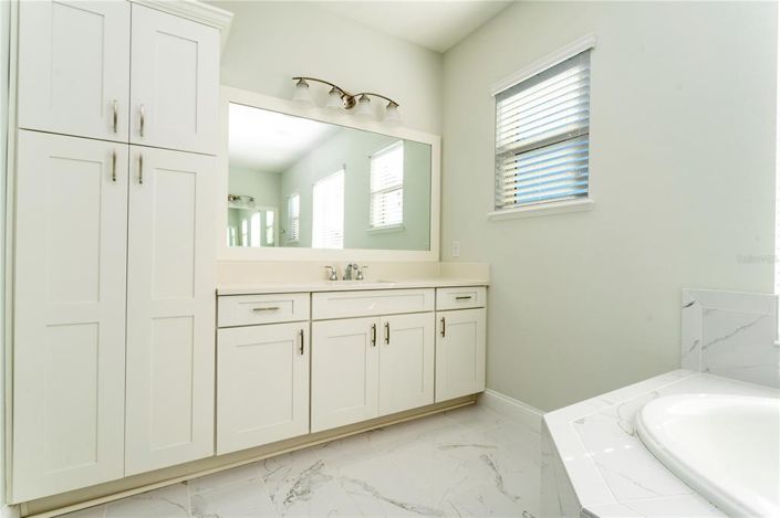 Image No.51-5 Bed Property for sale