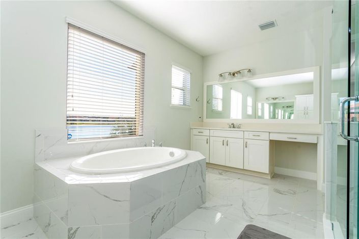 Image No.52-5 Bed Property for sale