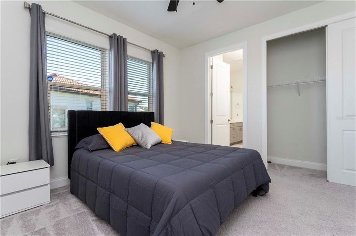 Image No.66-5 Bed Property for sale