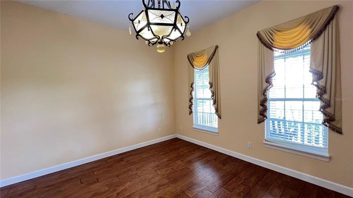 Image No.16-4 Bed Property for sale