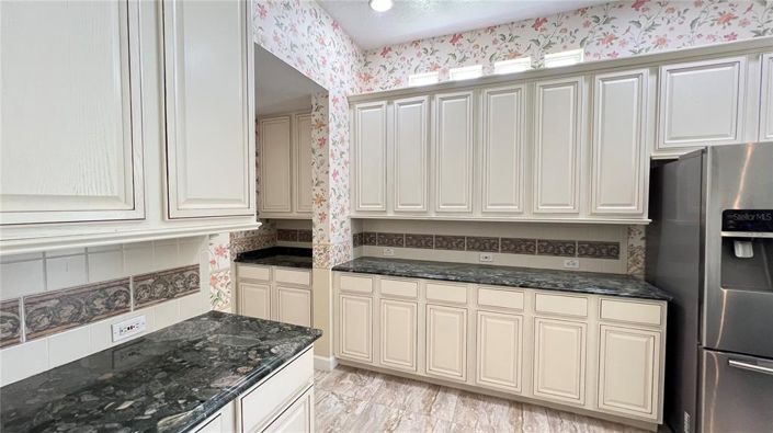 Image No.32-4 Bed Property for sale