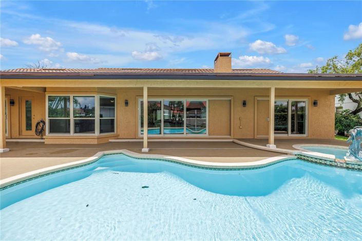 Image No.10-3 Bed Property for sale