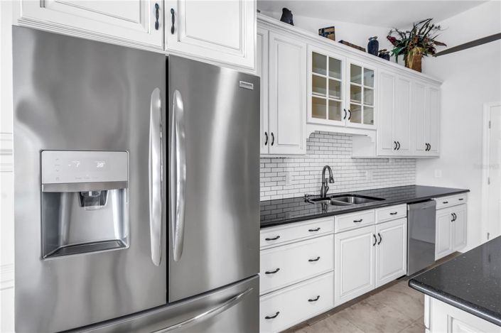 Image No.20-3 Bed Property for sale