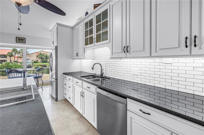 Image No.22-3 Bed Property for sale