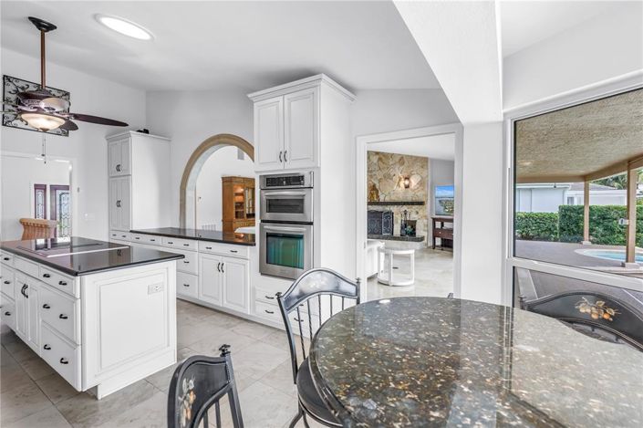 Image No.24-3 Bed Property for sale