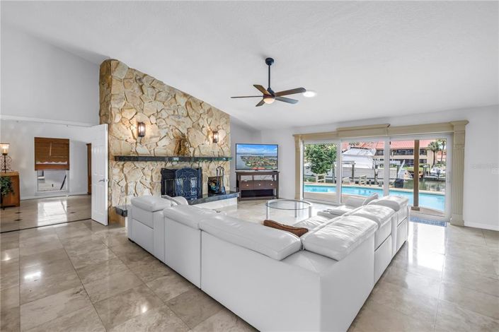 Image No.35-3 Bed Property for sale