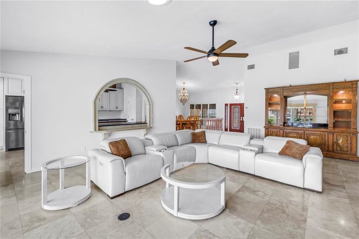 Image No.37-3 Bed Property for sale