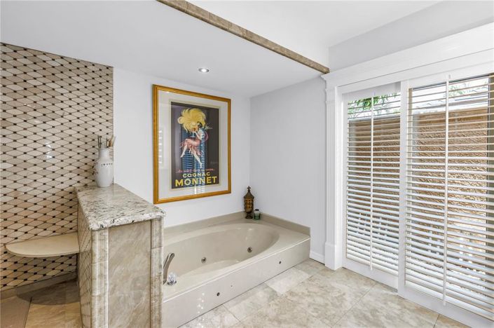 Image No.55-3 Bed Property for sale