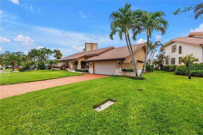 Image No.65-3 Bed Property for sale