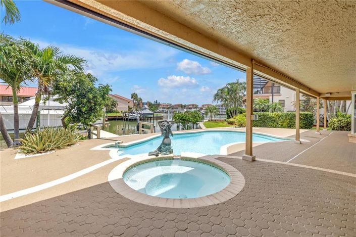 Image No.8-3 Bed Property for sale