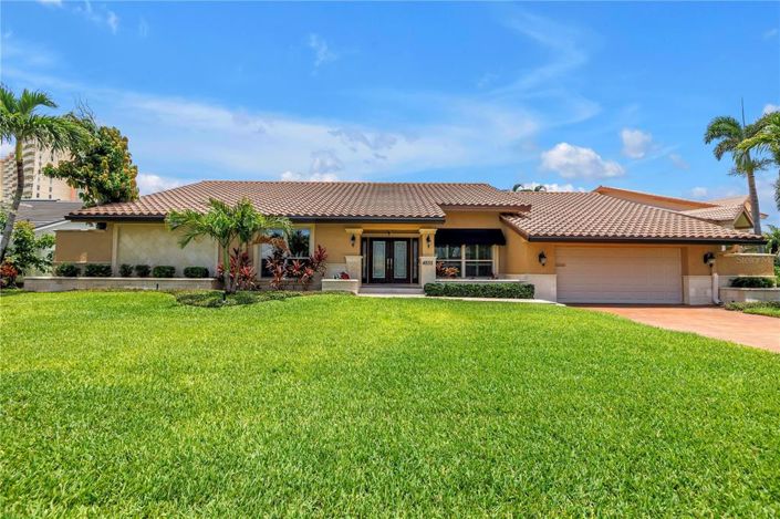 Image No.80-3 Bed Property for sale