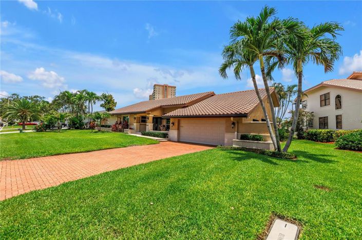 Image No.81-3 Bed Property for sale