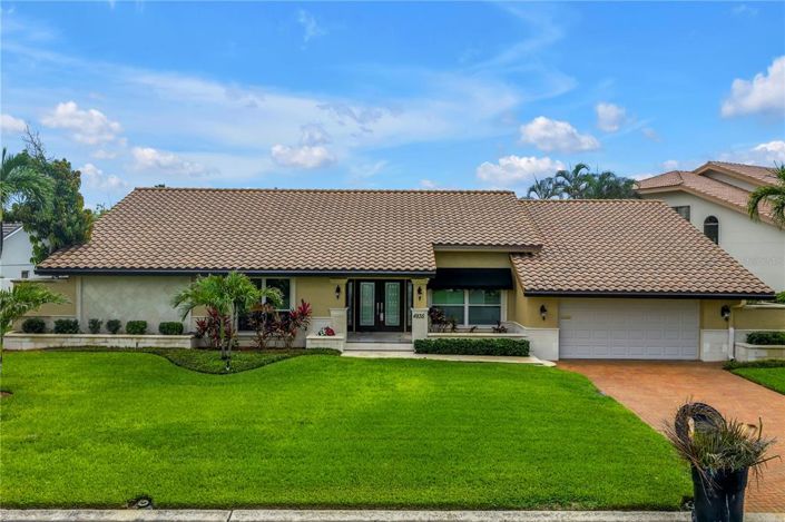 Image No.83-3 Bed Property for sale