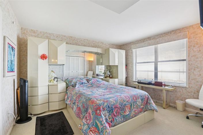 Image No.13-2 Bed Property for sale