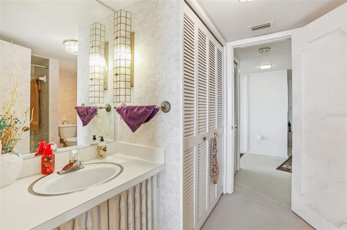 Image No.17-2 Bed Property for sale