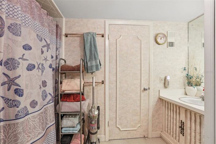 Image No.19-2 Bed Property for sale