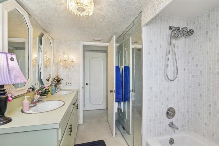 Image No.21-2 Bed Property for sale