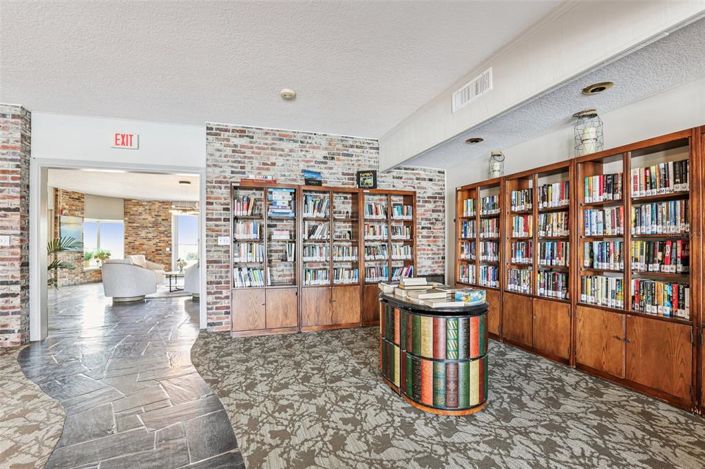 Image No.25-2 Bed Property for sale